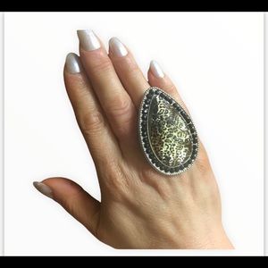 🔴Black/Silver Ring with Black Rhinestone